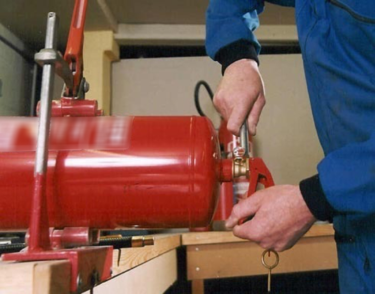 Preguntas habituales sobre la recarga de extintores - A2J Extintores en Huelva
